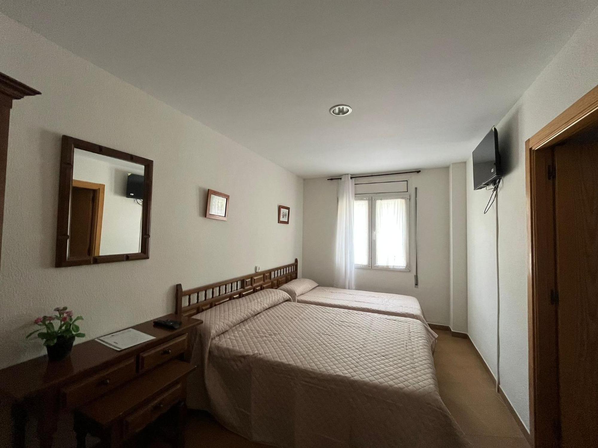 Hostal Casa Amalia Teruel Bagian luar foto