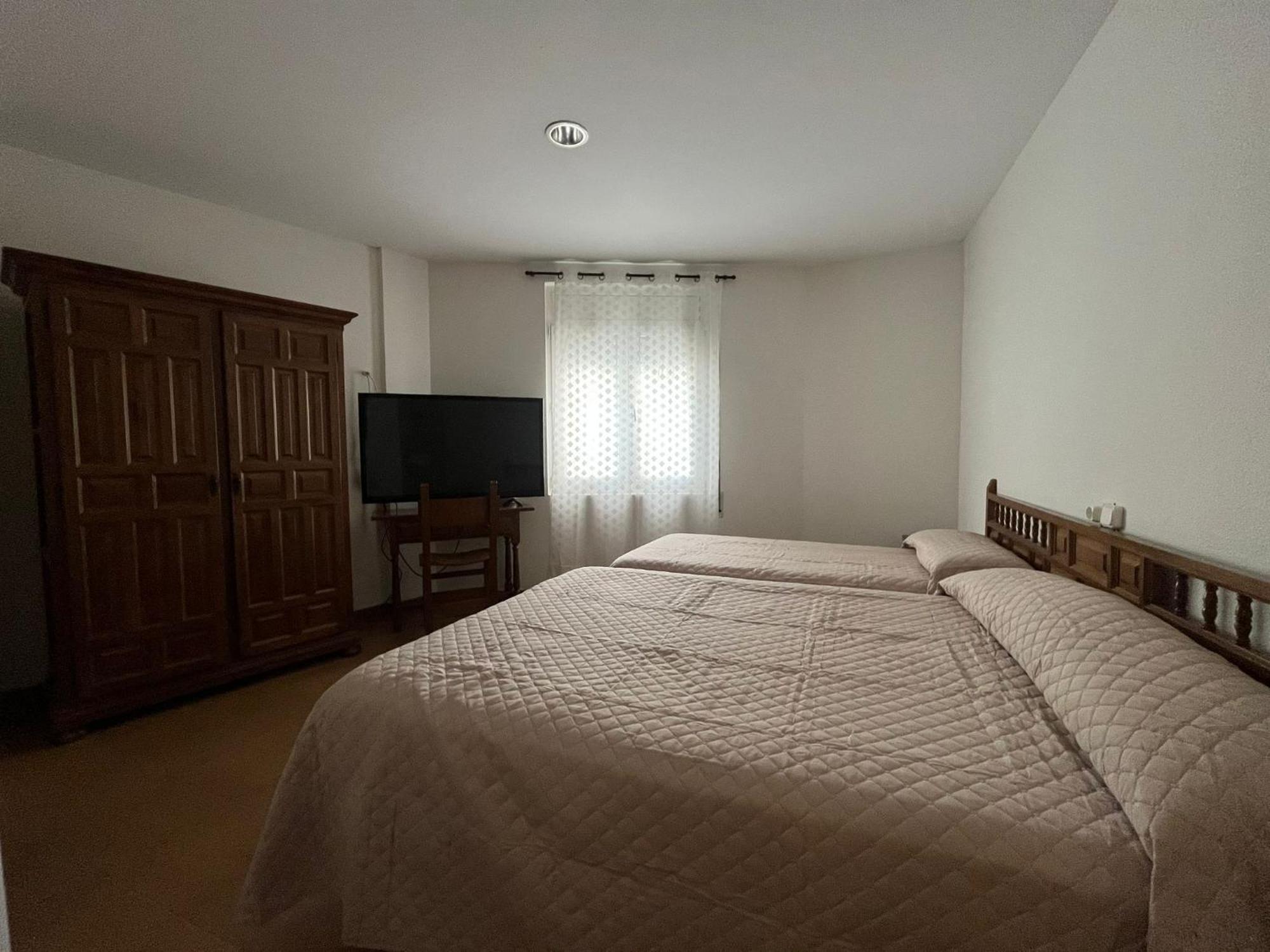 Hostal Casa Amalia Teruel Bagian luar foto